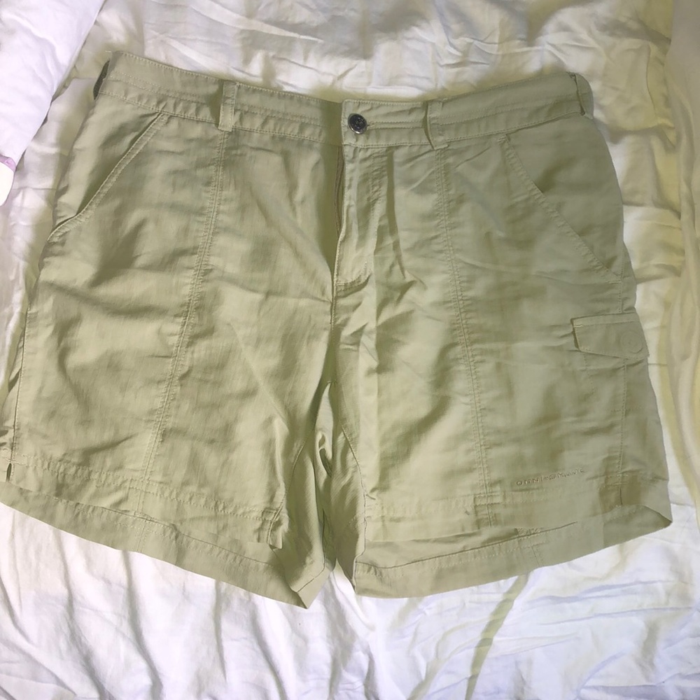 Columbia hiking shorts